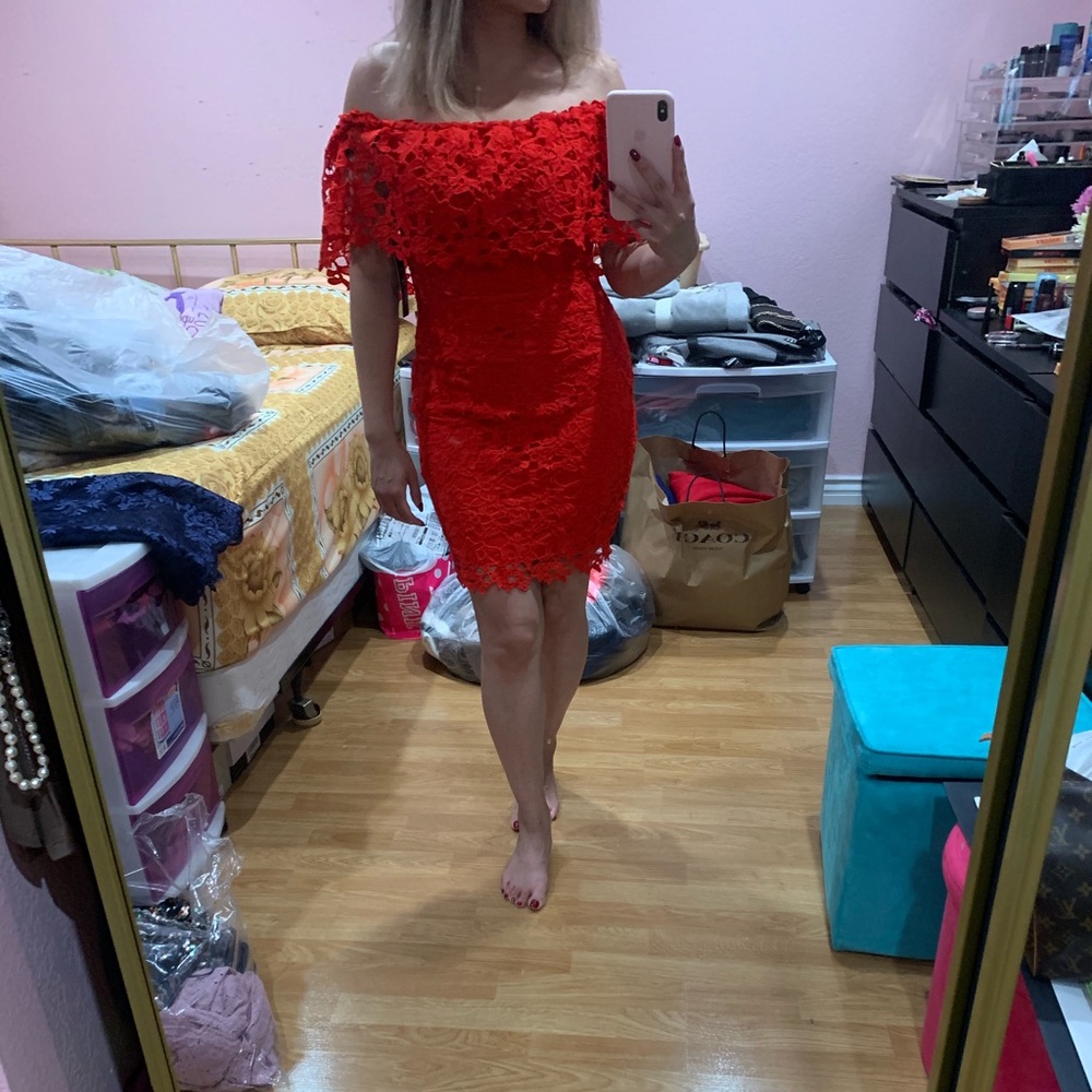 NWT LULU’S Genevieve Off-The-Shoulder Red Dress - Picture 5 of 9